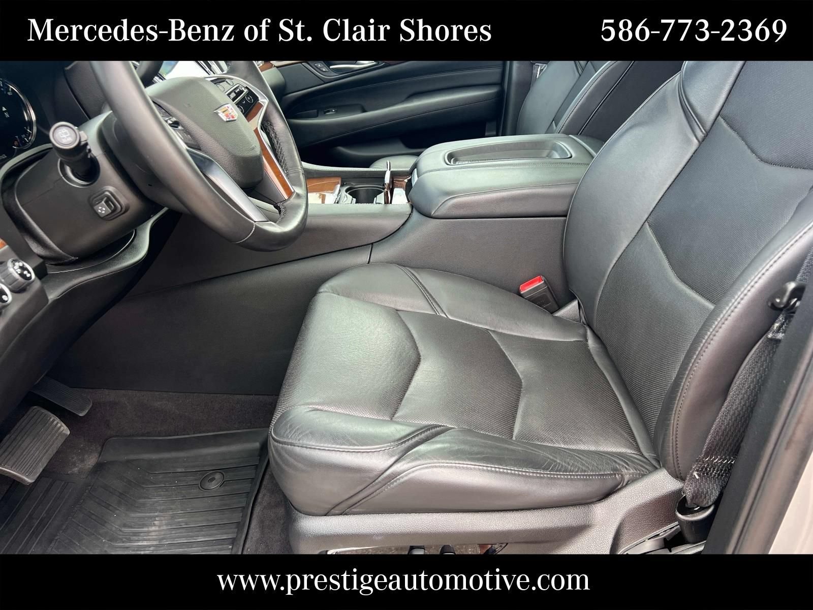 Used 2020 Cadillac Escalade ESV Luxury AWD/4WD image 25