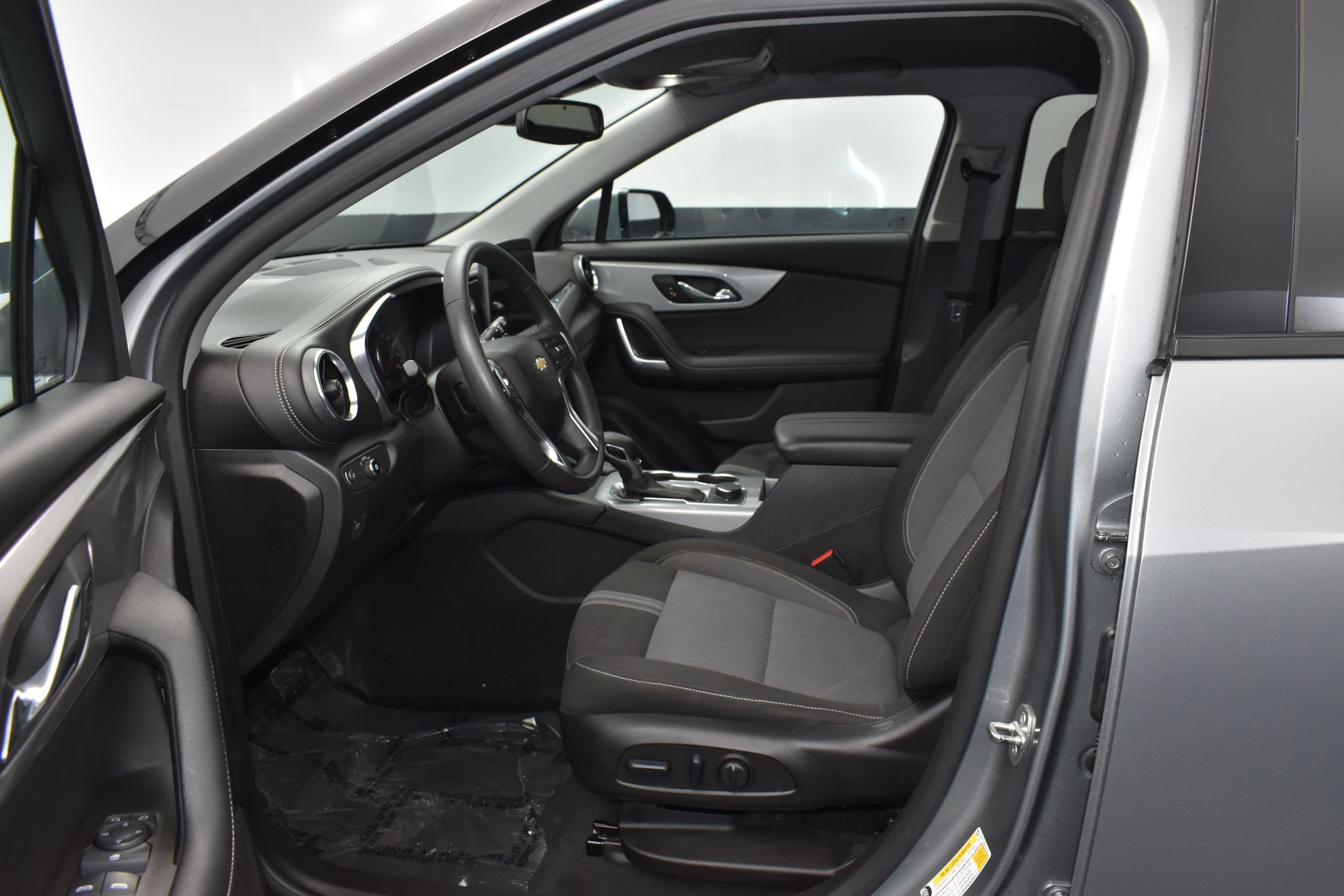 Used 2023 Chevrolet Blazer LT w/ Convenience Package FWD image 16