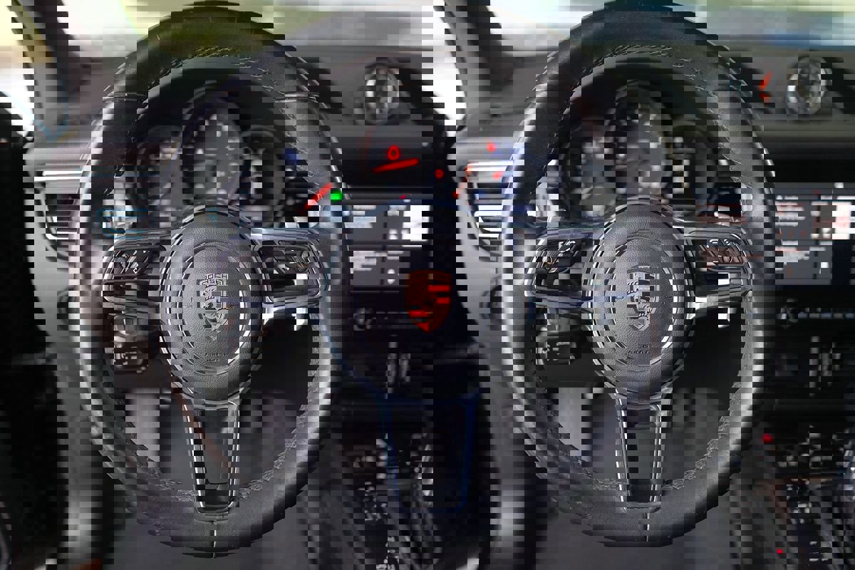 Used 2019 Porsche Macan image 15