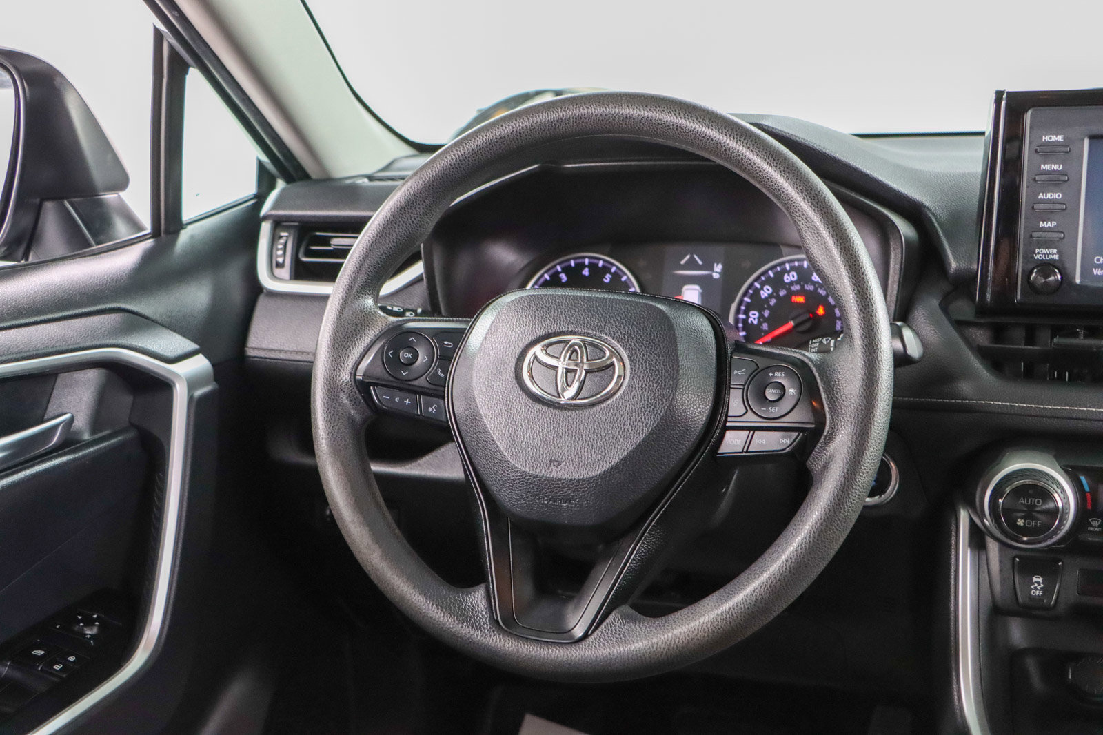 Used 2019 Toyota RAV4 XLE image 12