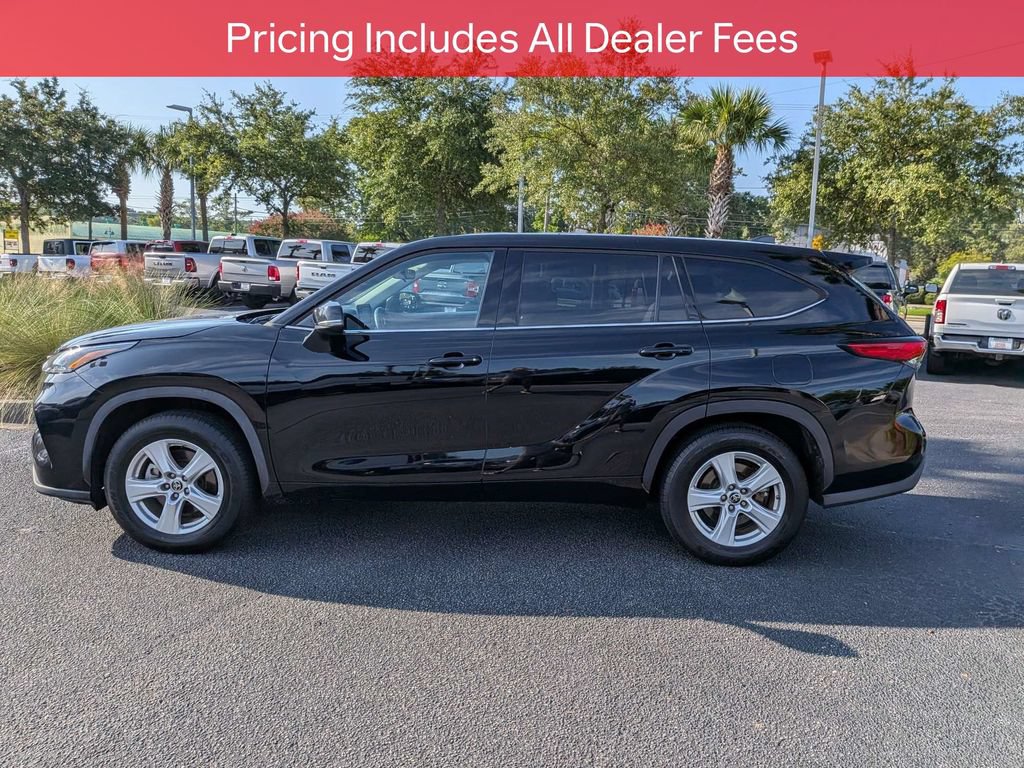 Used 2022 Toyota Highlander LE FWD image 8