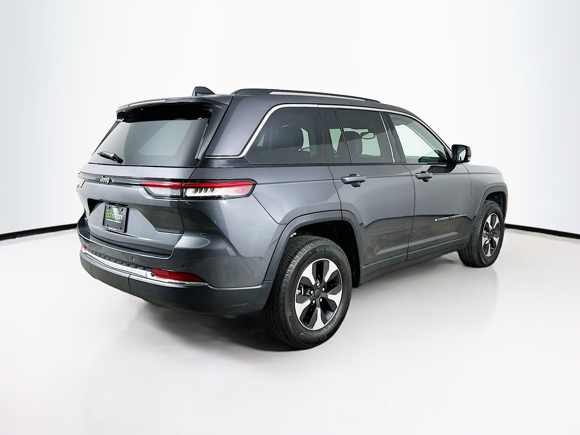 Used 2023 Jeep Grand Cherokee 4WD 4xe image 9