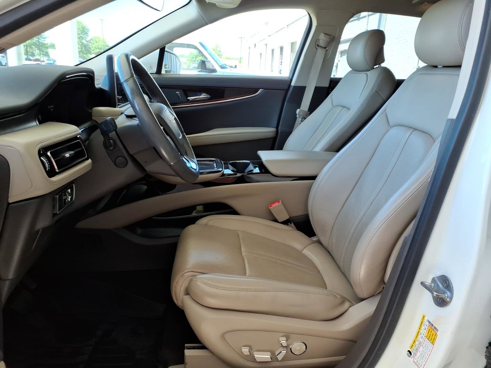 Used 2022 Lincoln Nautilus Reserve w/ Equipment Group 201A FWD image 3