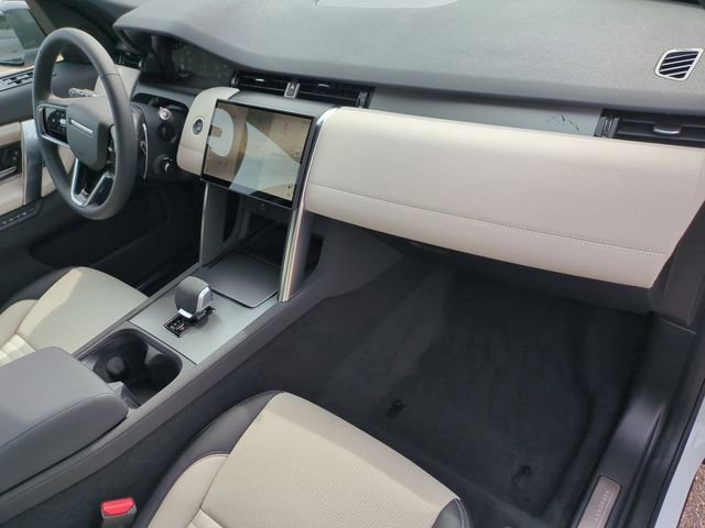 New 2026 Land Rover Discovery Sport Landmark image 19