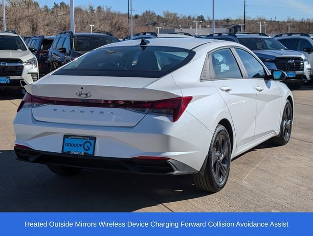 Used 2022 Hyundai Elantra SEL w/ Convenience Package image 3