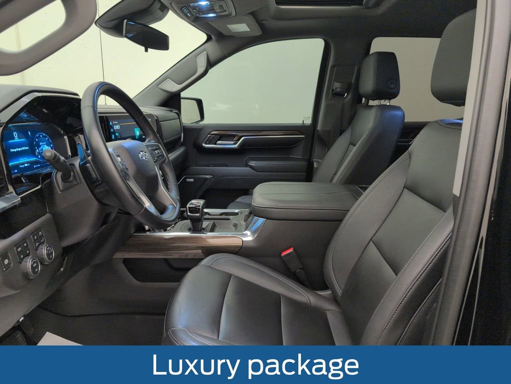 Used 2023 Chevrolet Silverado 1500 LT Trail Boss w/ LT Trail Boss Premium Package AWD/4WD image 4