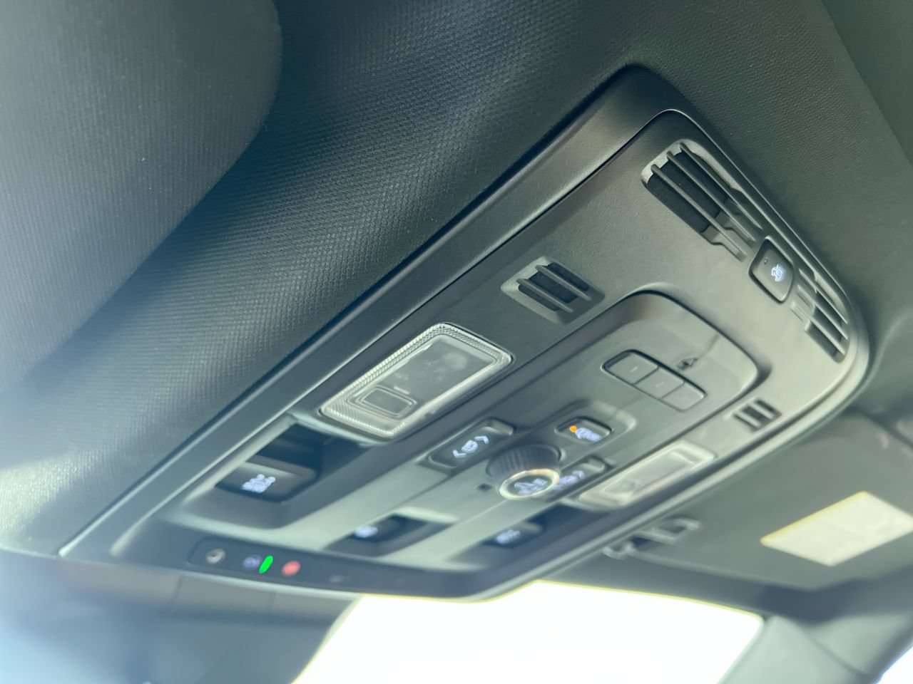 Used 2024 Cadillac Escalade Premium Luxury RWD image 18