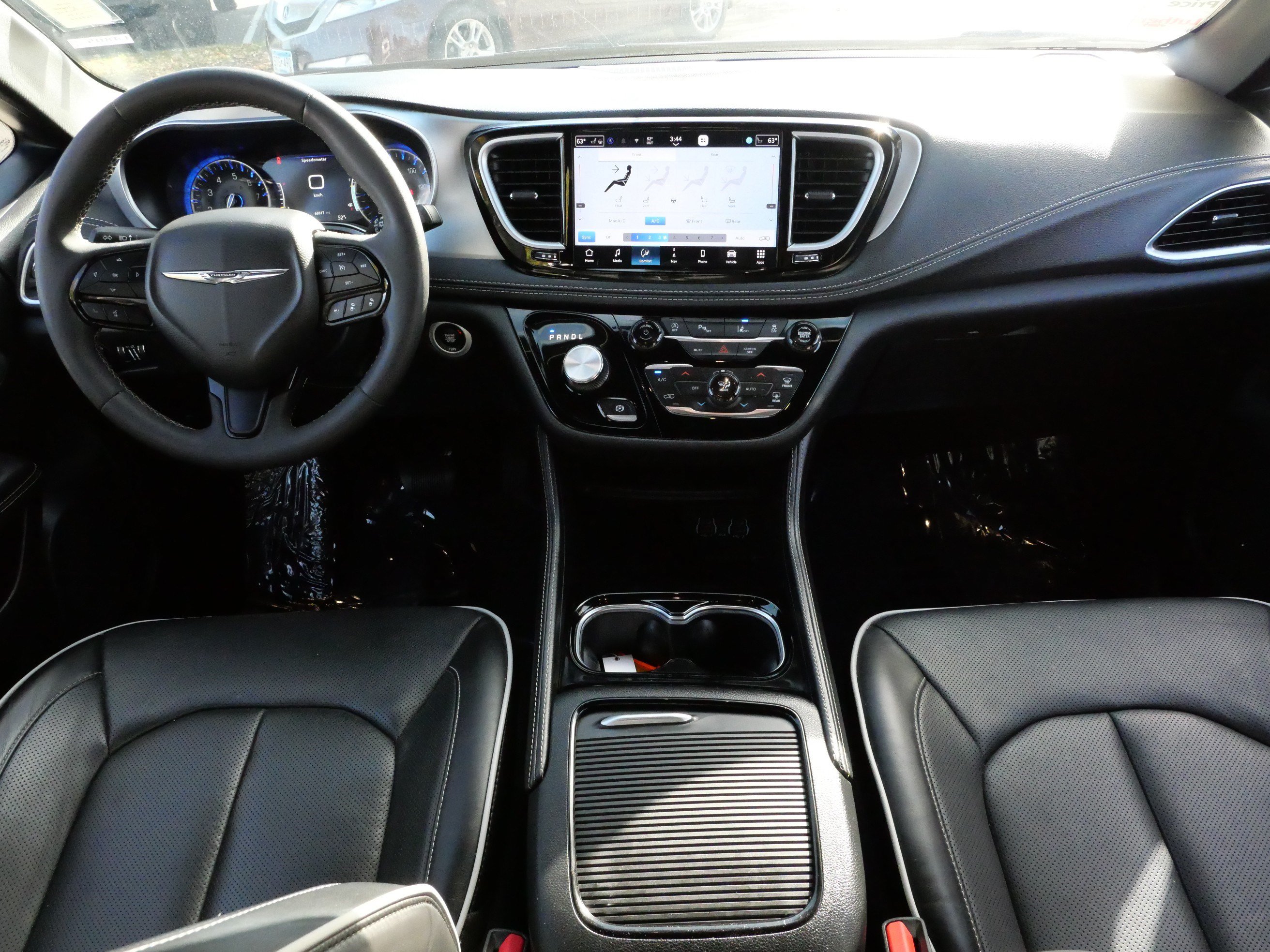 Used 2025 Chrysler Pacifica Limited FWD image 10