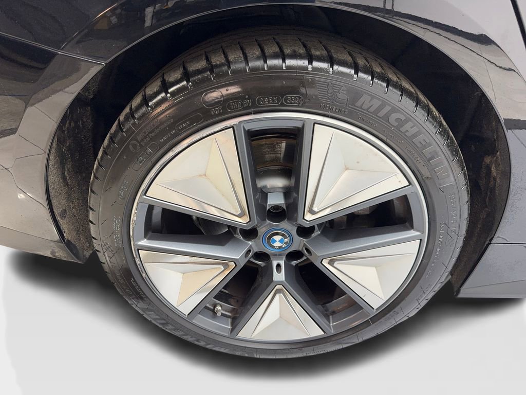 Used 2023 BMW i4 eDrive35 image 87