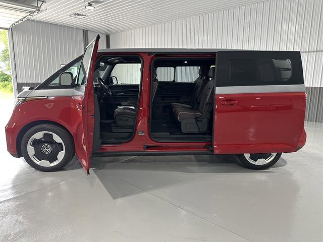 New 2025 Volkswagen ID. Buzz Pro S Plus image 11