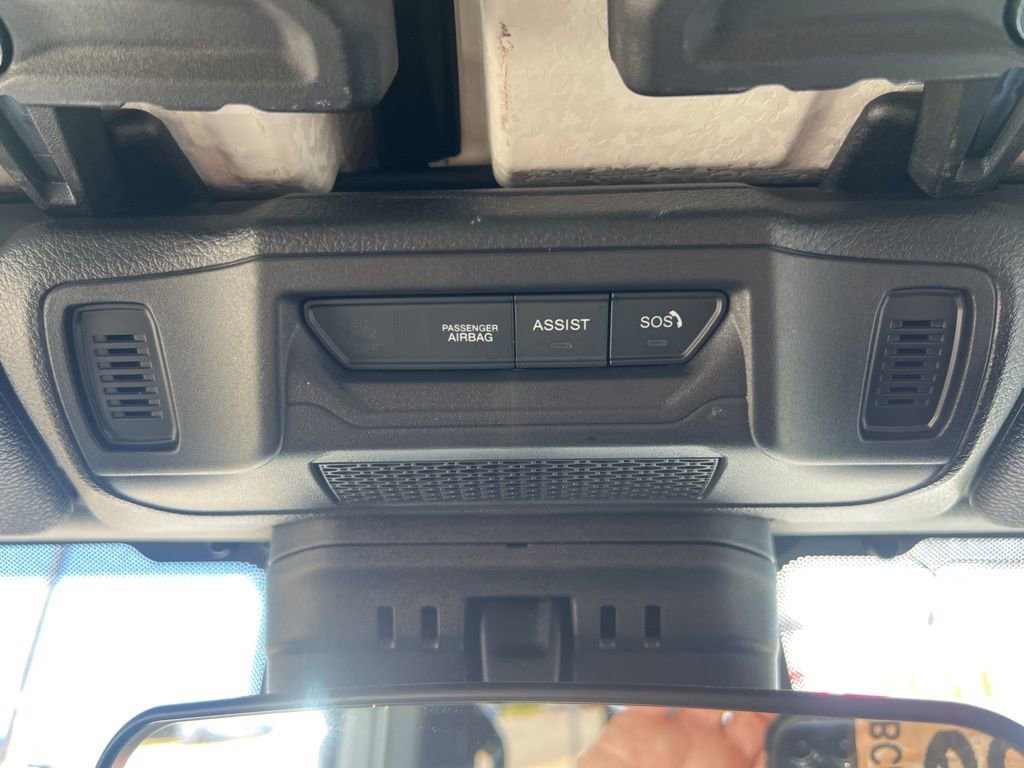 Used 2025 Jeep Wrangler Unlimited Sahara AWD/4WD image 48