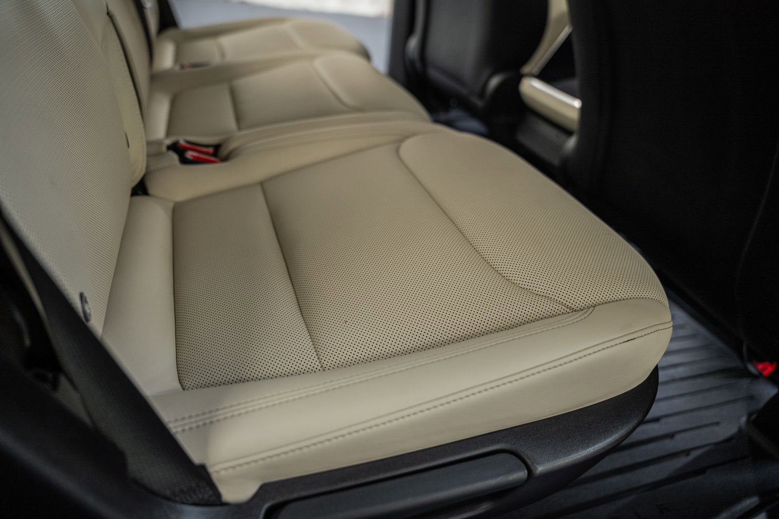 Used 2022 Tesla Model X image 33