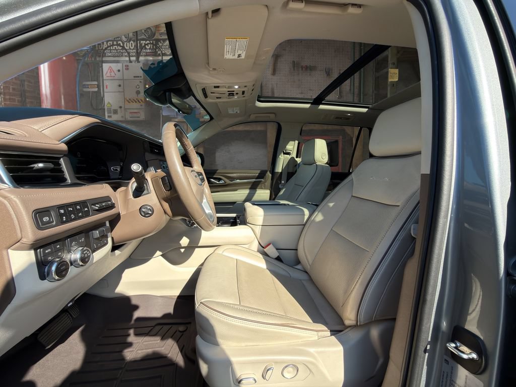Certified 2023 GMC Yukon Denali w/ Denali Reserve Package AWD/4WD image 13