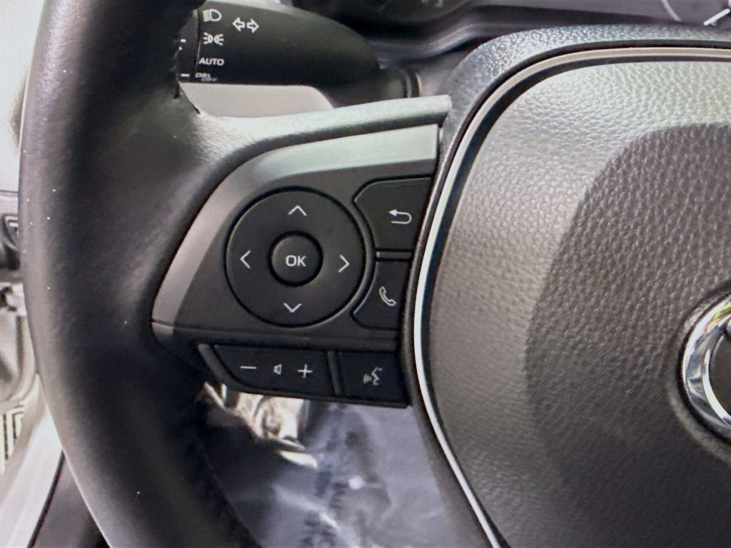 Certified 2023 Toyota Corolla SE w/ Carpet Mat Package (TMS) image 21