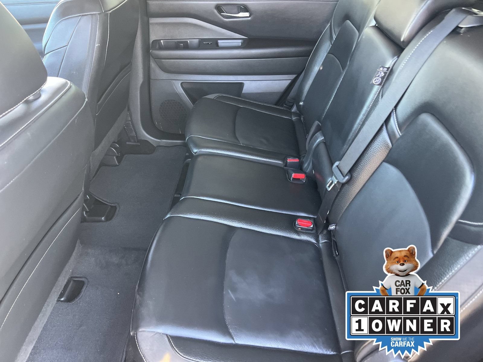 Used 2024 Nissan Pathfinder SL w/ Lighting Package (N92) FWD image 19