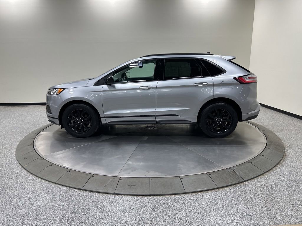 Certified 2024 Ford Edge SE w/ Black Appearance Package AWD/4WD image 10