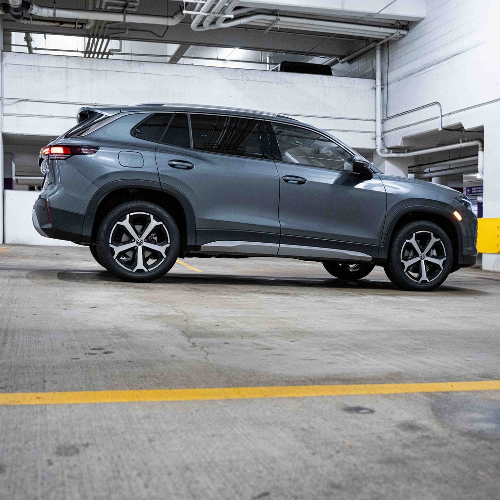 New 2025 Volkswagen Tiguan SE image 7