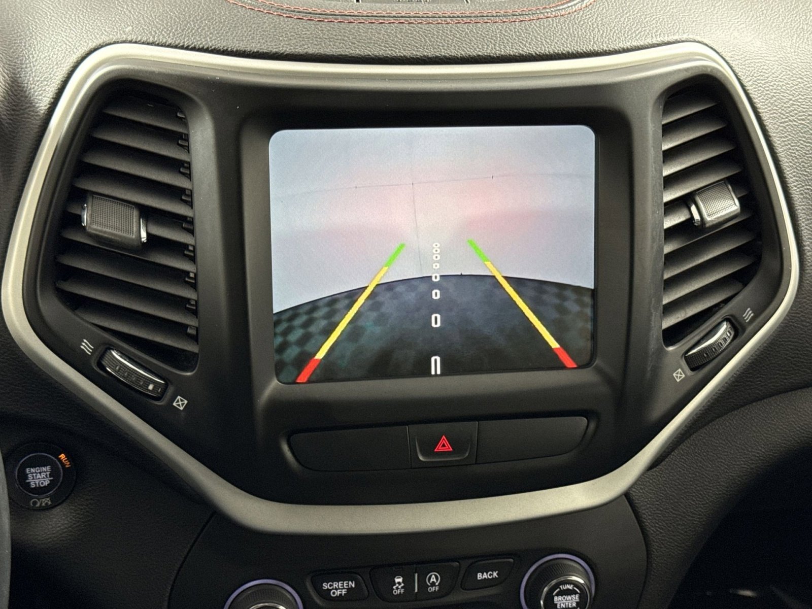 Used 2017 Jeep Cherokee Trailhawk image 19