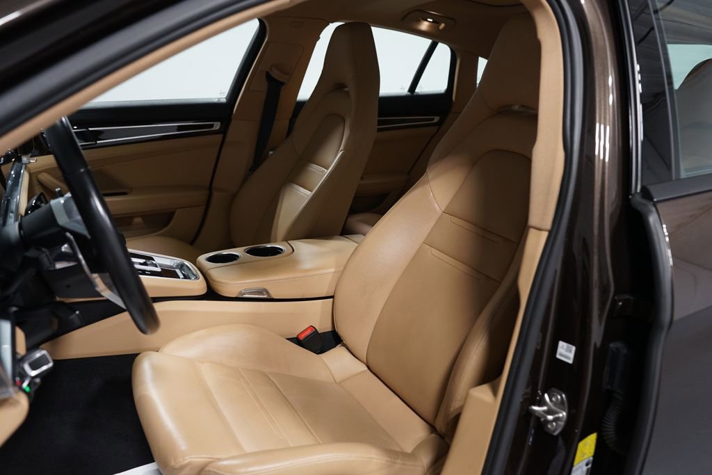 Used 2018 Porsche Panamera image 25