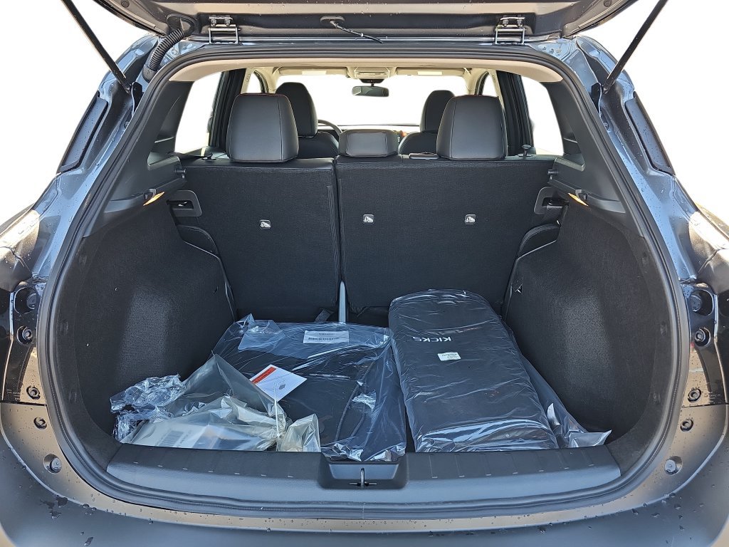 New 2027 Nissan Kicks SR w/ Cold Weather Package FWD image 29