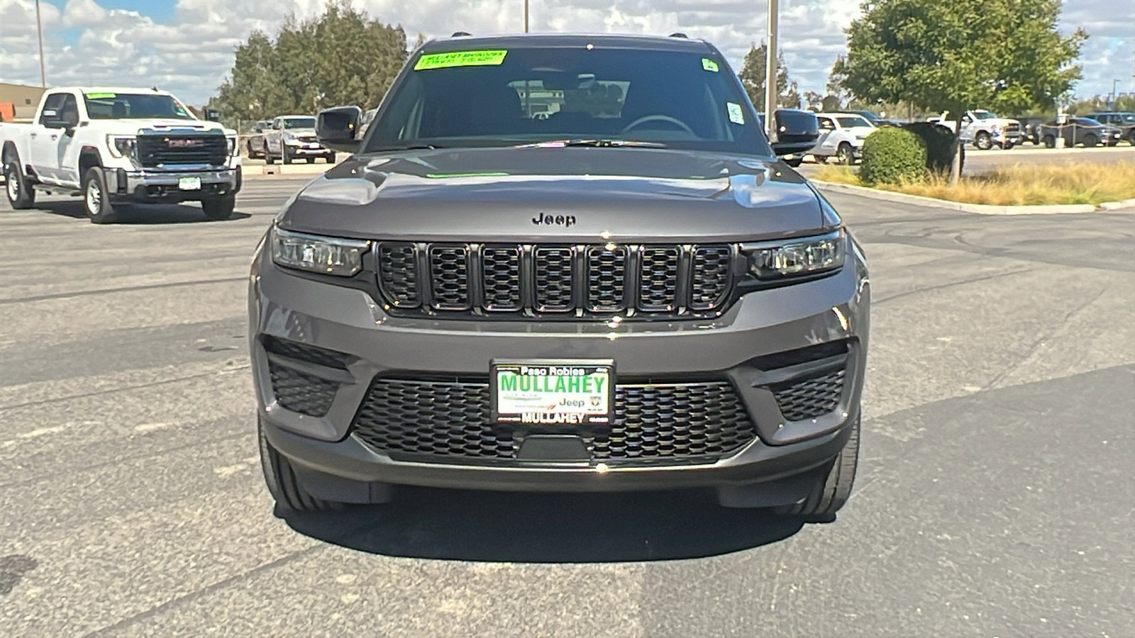 New 2025 Jeep Grand Cherokee Altitude image 8