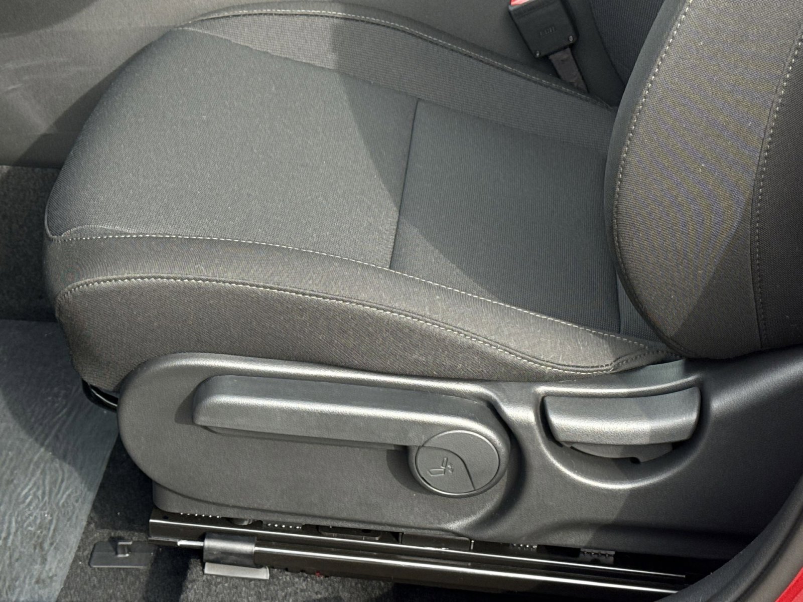 New 2026 Hyundai Kona SE image 14