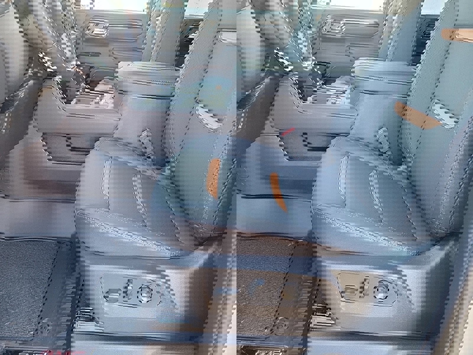 New 2026 GMC Sierra 2500 AT4 w/ AT4 Premium Plus Package image 11