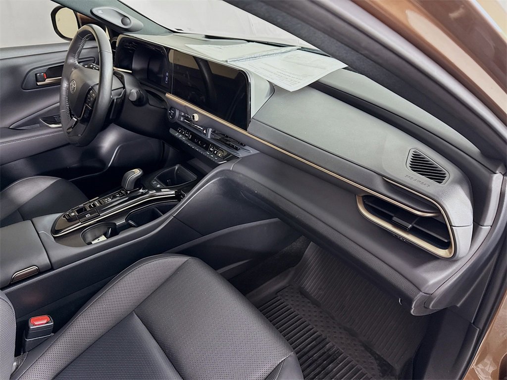 Used 2025 Toyota Crown Platinum image 29