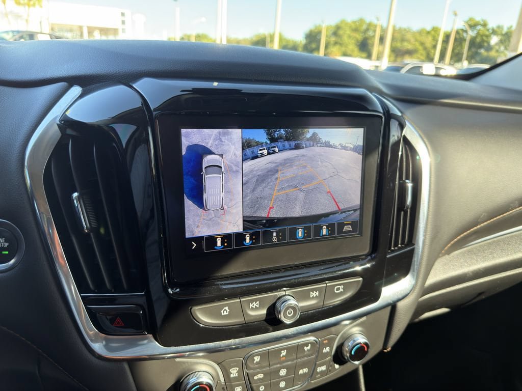 Used 2021 Chevrolet Traverse LT w/ LT Premium Package FWD image 28