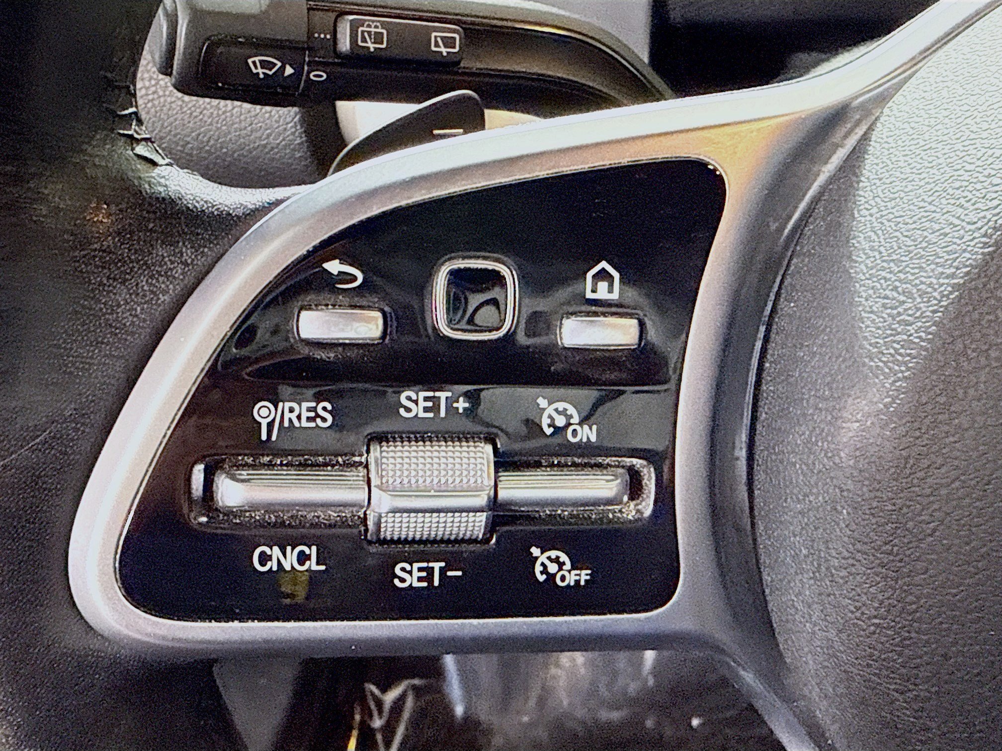 Used 2022 Mercedes-Benz GLB 250 w/ Premium Package Lite image 14