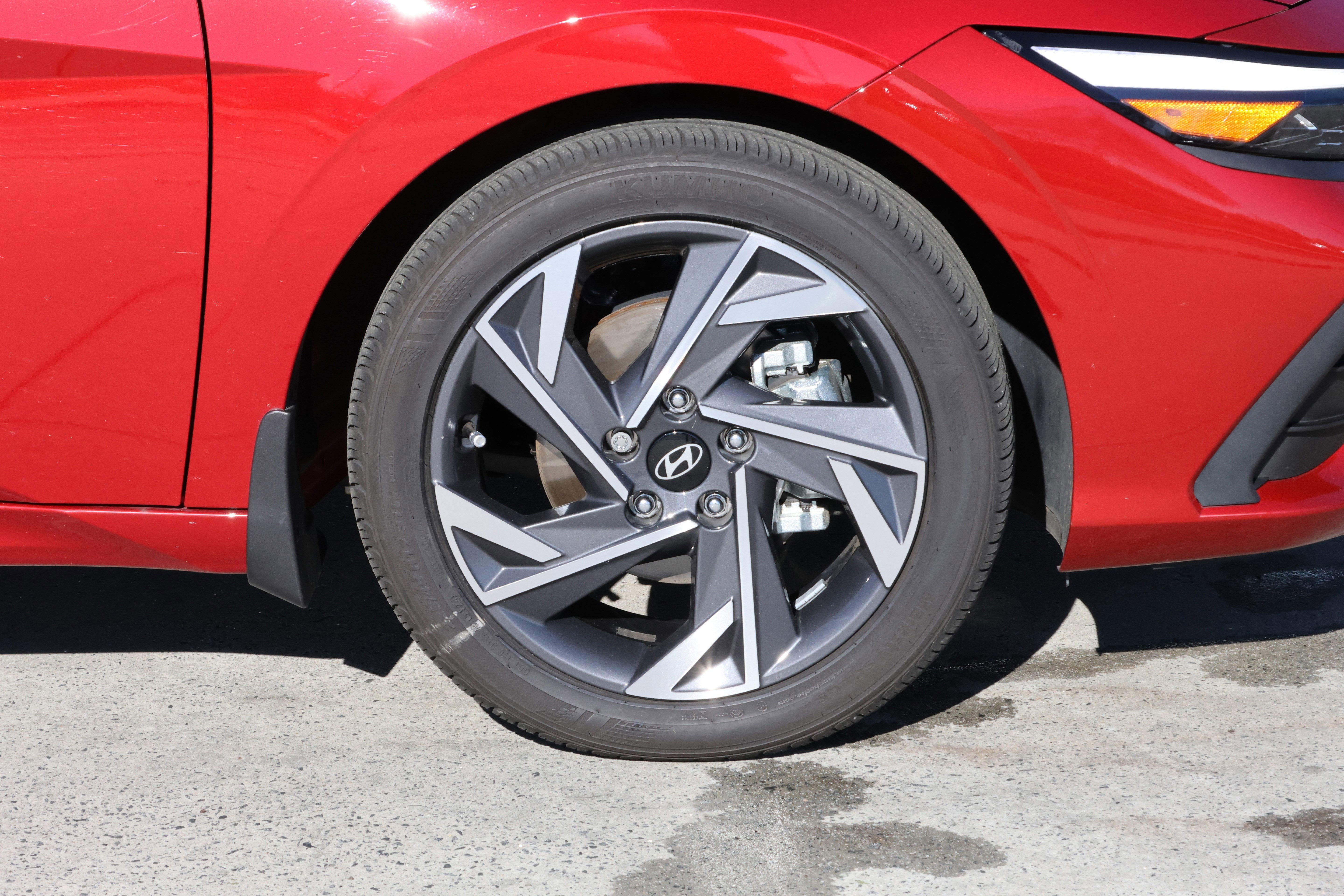 Used 2025 Hyundai Elantra Sport image 11