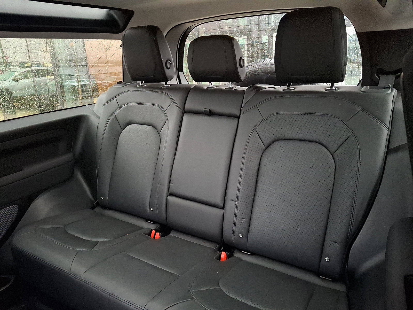 Used 2023 Land Rover Defender 90 S image 10