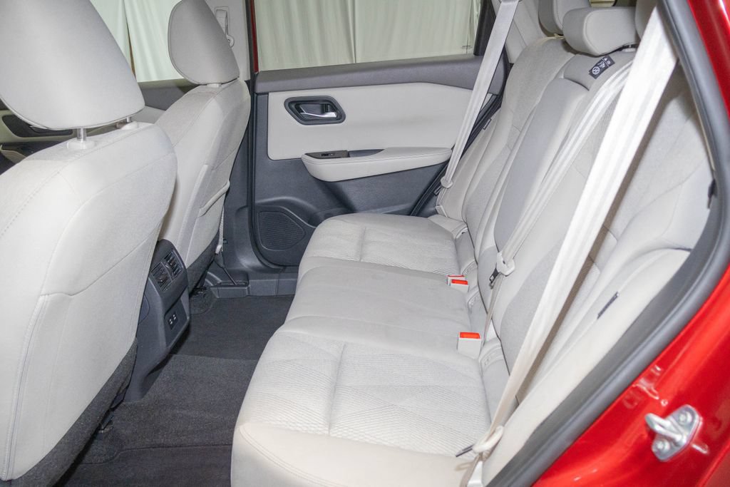 Used 2025 Nissan Rogue SV AWD/4WD image 11