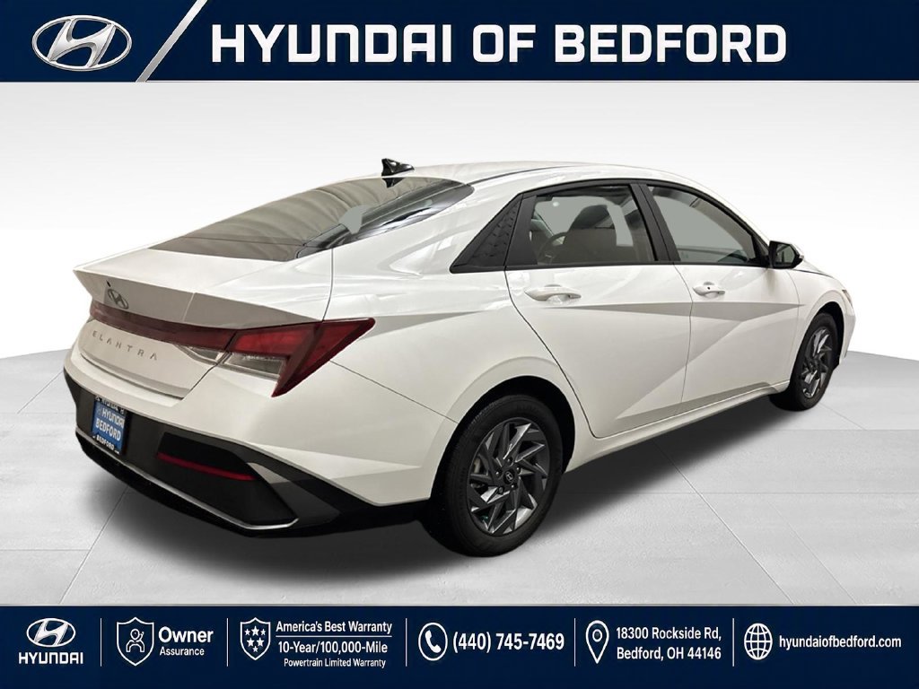 Used 2024 Hyundai Elantra SEL FWD image 7