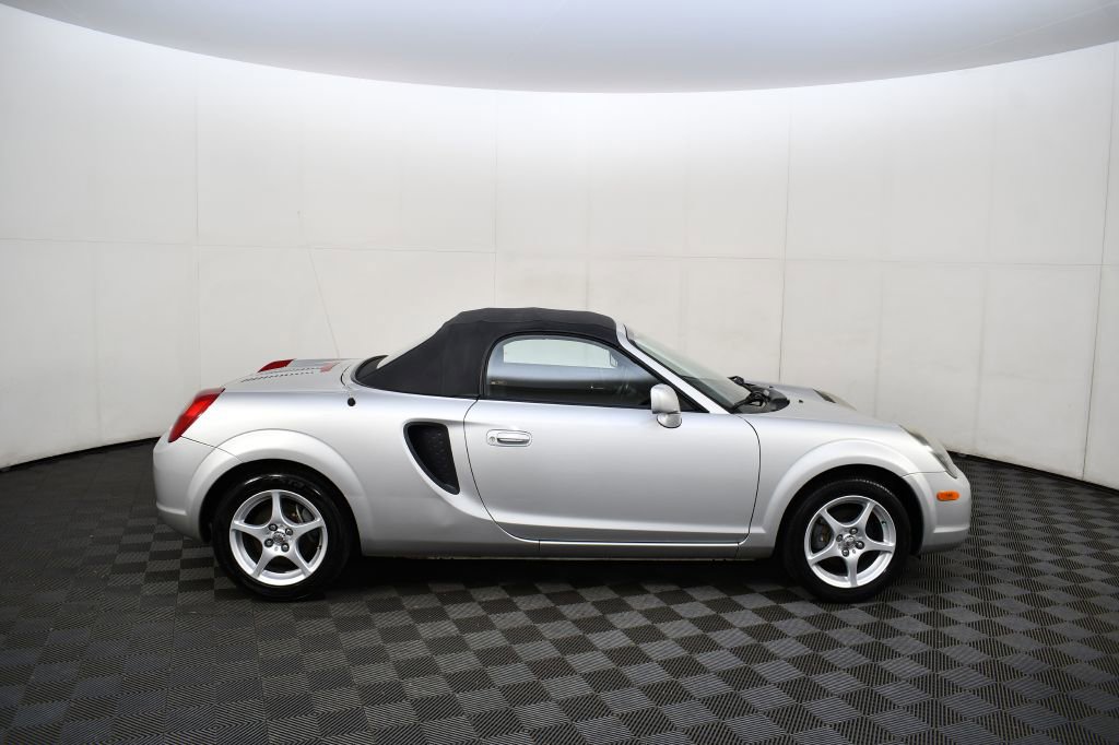 Used 2000 Toyota MR2 image 5