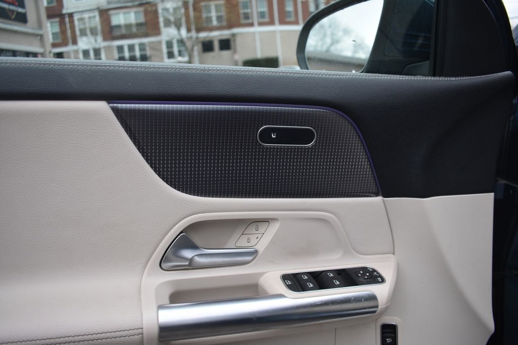 Used 2022 Mercedes-Benz GLA 250 w/ Premium Package Lite image 12