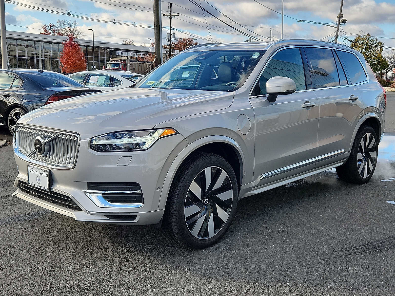 Certified 2024 Volvo XC90 T8 Plus image 3