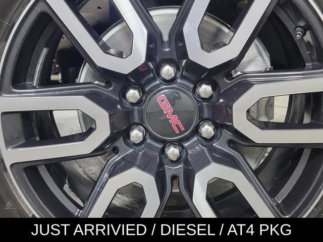 Used 2024 GMC Sierra 1500 AT4 w/ Technology Package AWD/4WD image 10