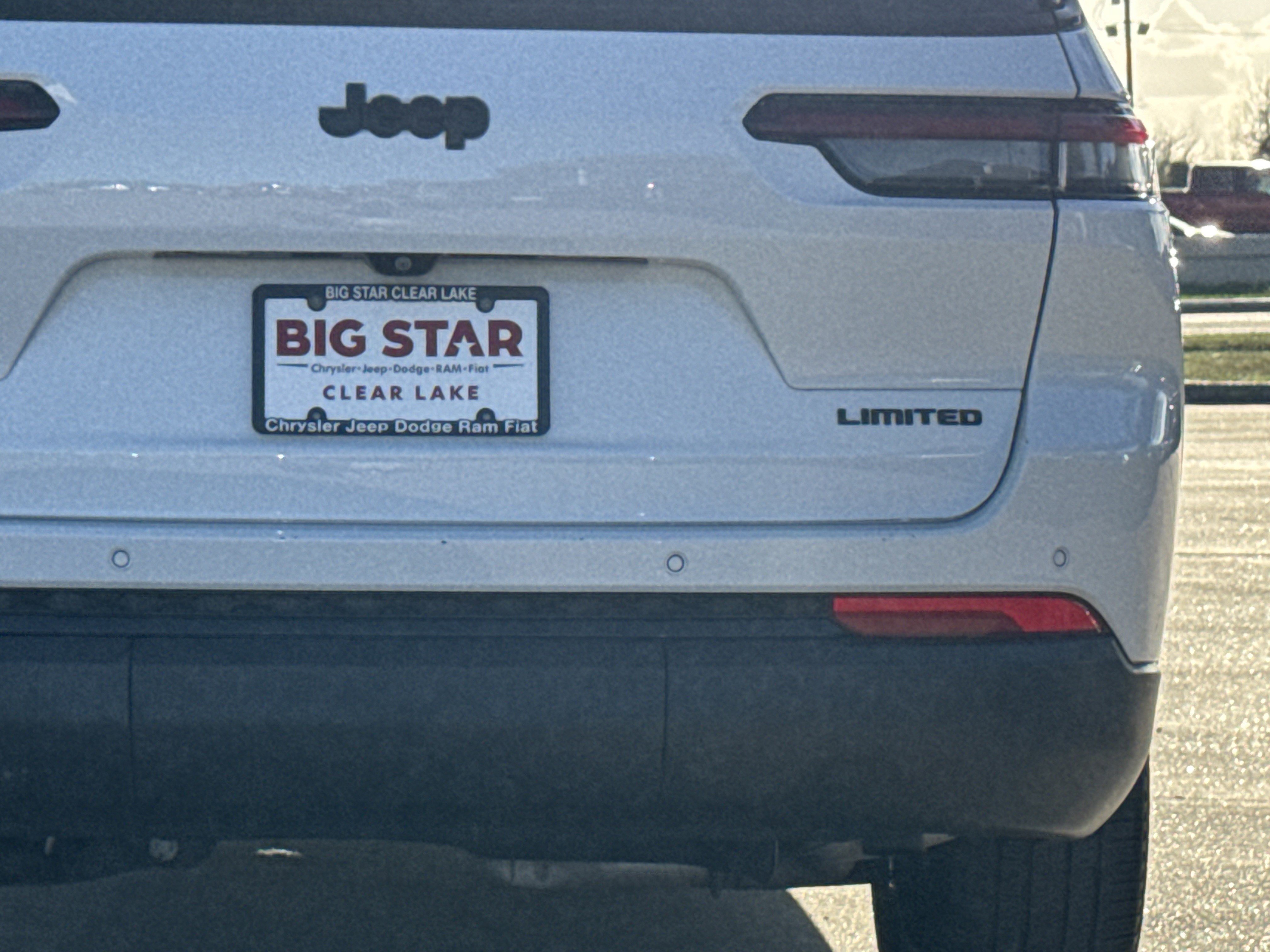 Used 2023 Jeep Grand Cherokee L Limited w/ Luxury Tech Group II image 11