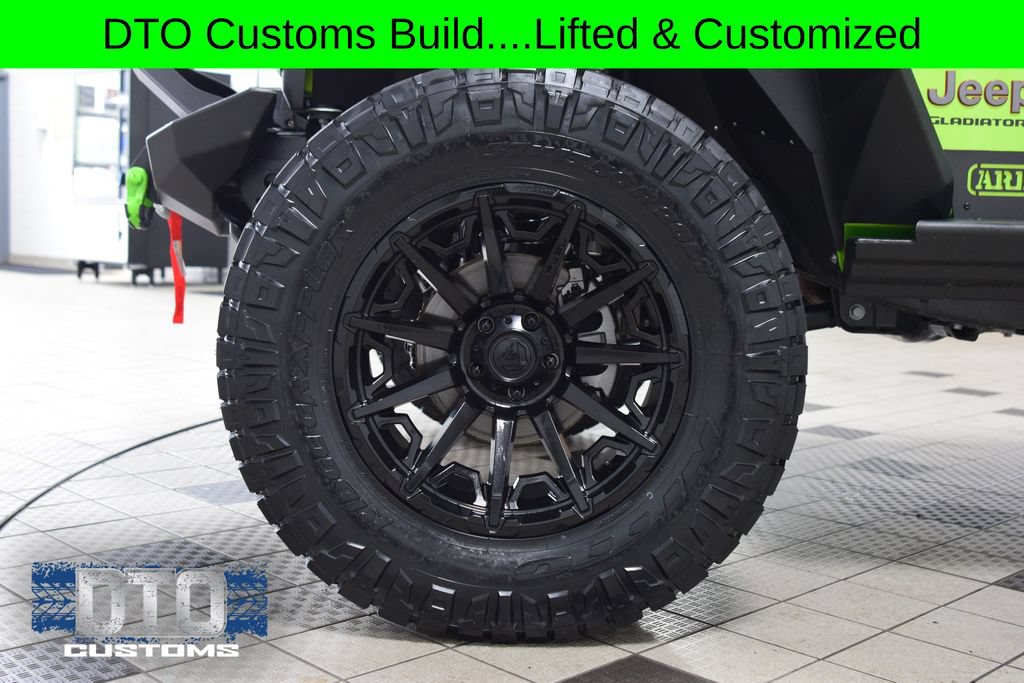 Used 2025 Jeep Gladiator Rubicon w/ Safety Group AWD/4WD image 30