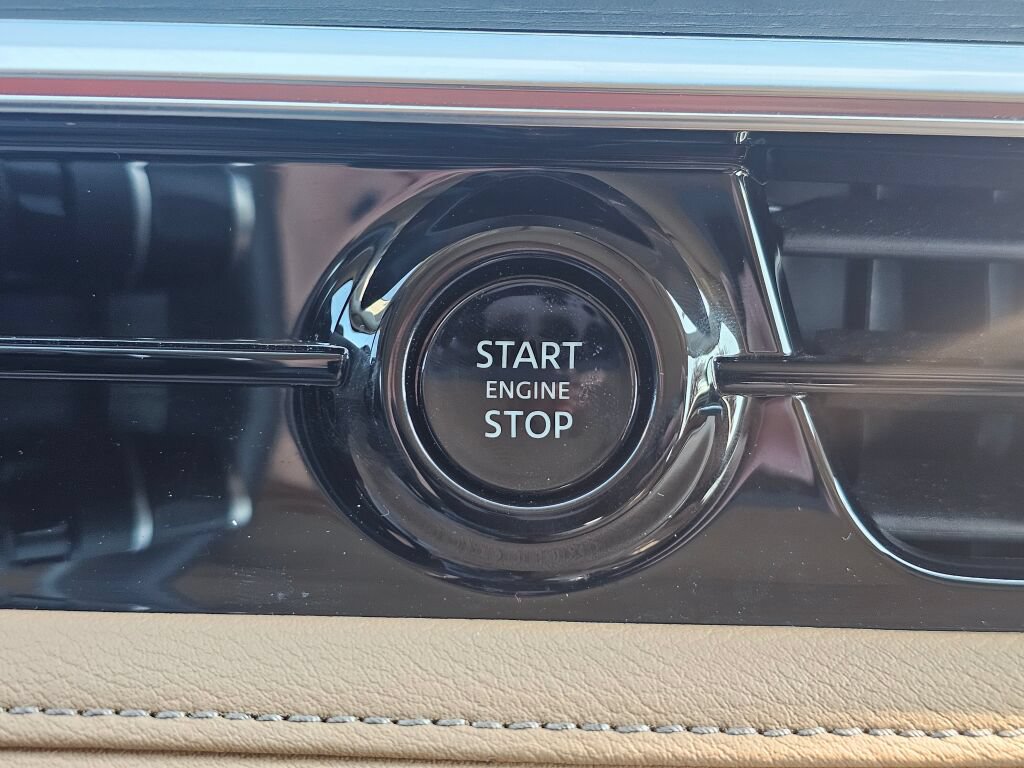 Used 2025 INFINITI QX80 Sensory AWD/4WD image 33