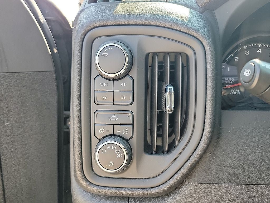 Used 2024 Chevrolet Silverado 1500 Custom Trail Boss AWD/4WD image 15