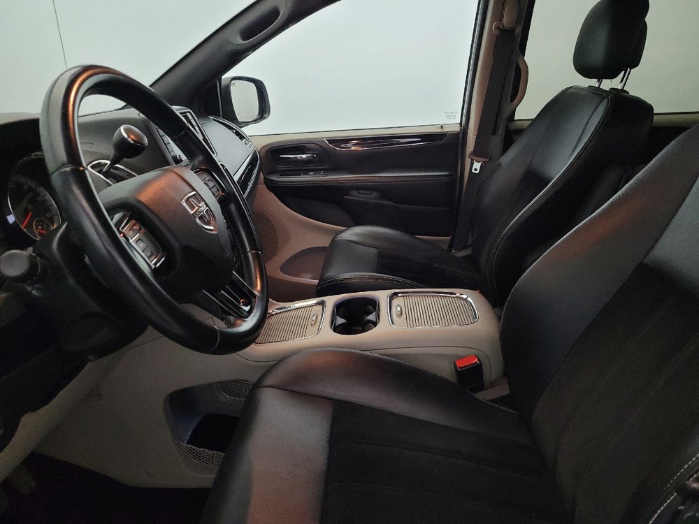 Used 2018 Dodge Grand Caravan SXT FWD image 17