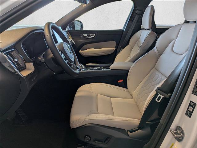 New 2026 Volvo XC60 T8 Plus w/ Climate Package PRO AWD/4WD image 4