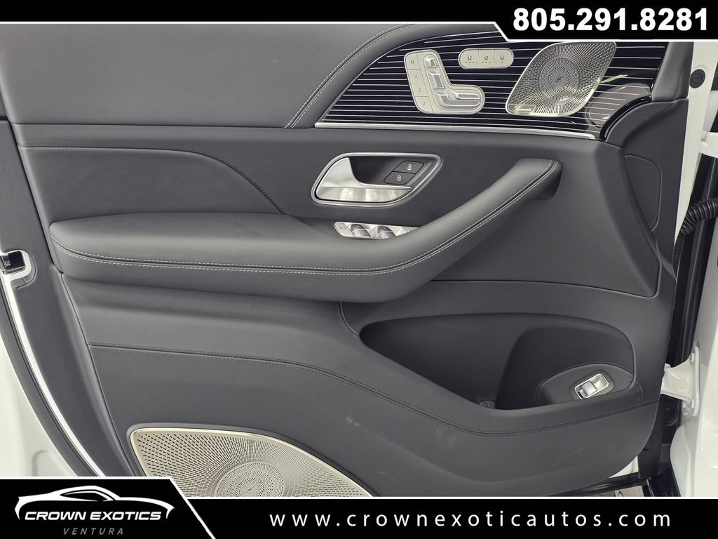 Used 2026 Mercedes-Benz Maybach GLS 600 4MATIC image 38