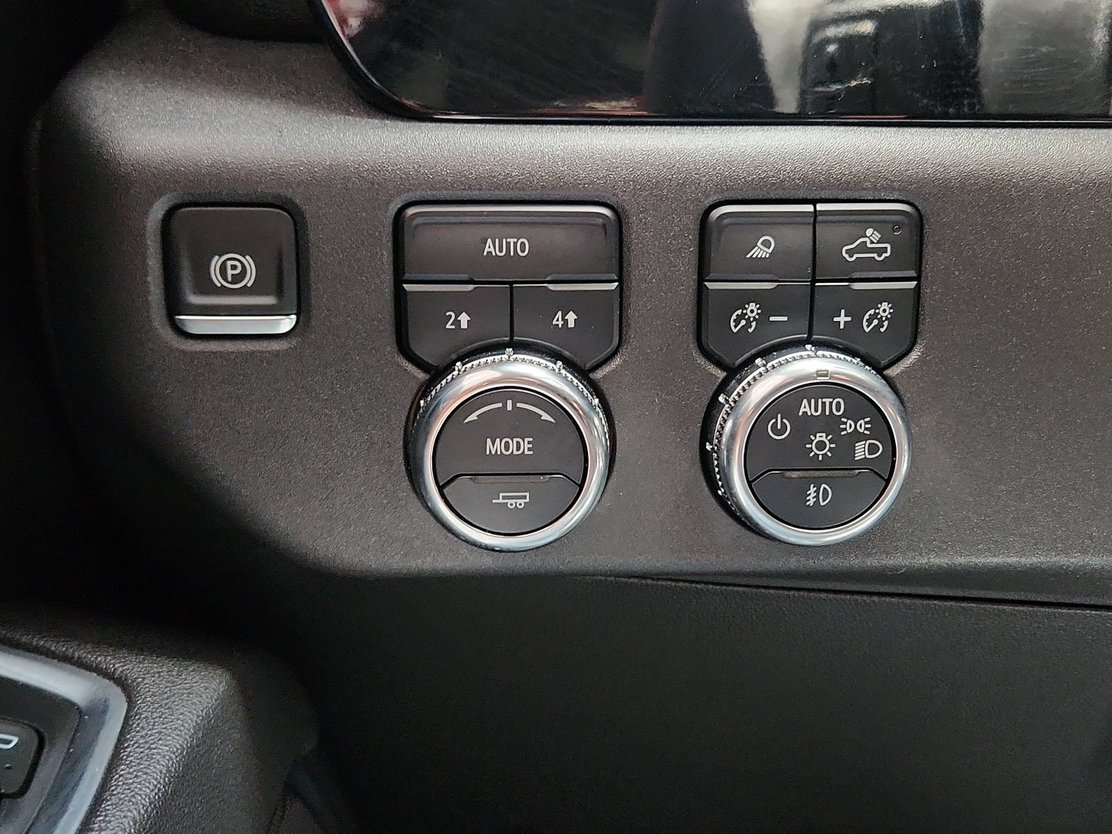 Used 2025 GMC Sierra 1500 Elevation w/ Preferred Package AWD/4WD image 17