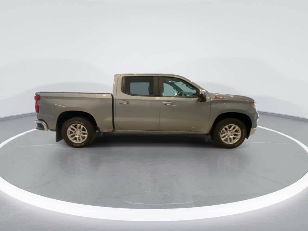 Used 2023 Chevrolet Silverado 1500 LT AWD/4WD image 9