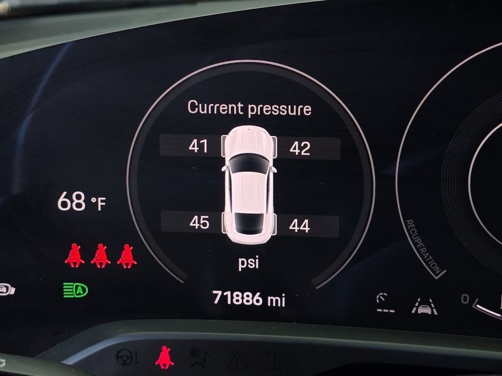 Used 2021 Porsche Taycan 4S AWD/4WD image 40