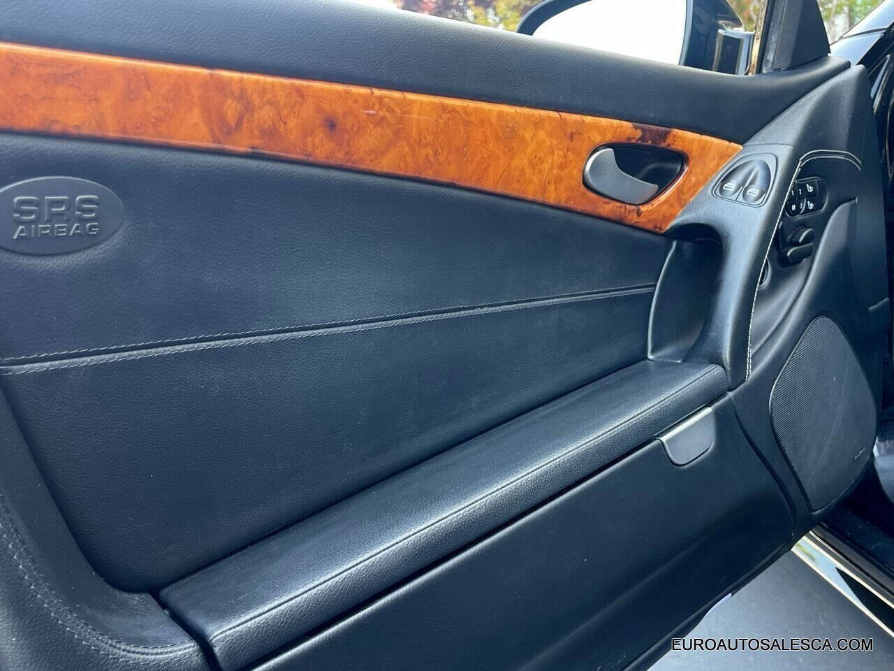 Used 2011 Mercedes-Benz SL 550 image 34