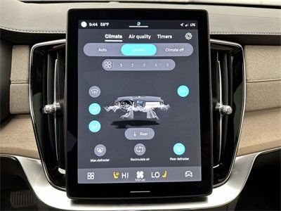 Certified 2025 Volvo XC90 B5 Core w/ Protection Package Premier image 18